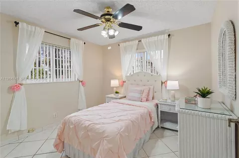 Bedroom - 7600 W 12th Ave, Hialeah, FL 33014 photo 6 of 9