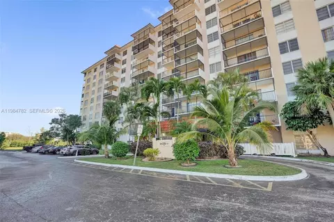 4164 Inverrary Dr #815, Lauderhill, FL 33319