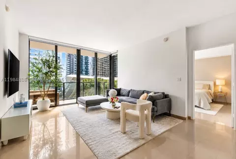 88 SW 7th St #809, Miami, FL 33130