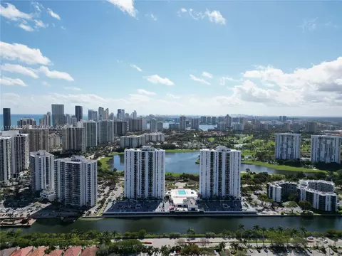 3675 N Country Club Dr #1907, Aventura, FL 33180