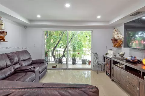 13700 SW 62nd St #222, Miami, FL 33183