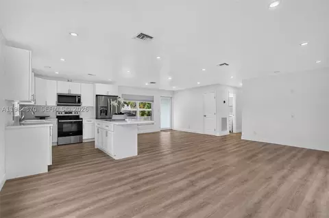 3042 Hayes St, Hollywood, FL 33021