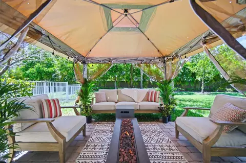 1628 Myrtle Oak Ter, Hollywood, FL 33021