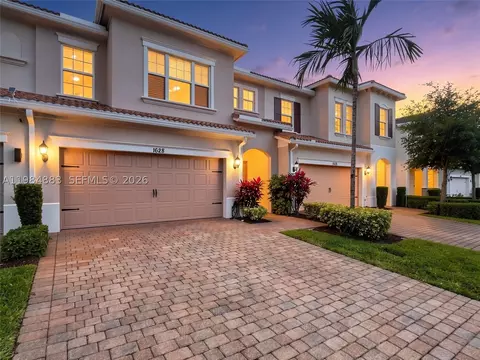 1628 Myrtle Oak Ter, Hollywood, FL 33021