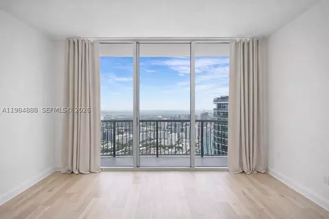 1750 N Bayshore Dr #3811, Miami, FL 33132