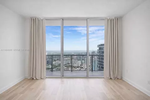 1750 N Bayshore Dr #3811, Miami, FL 33132