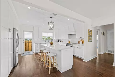 9880 NE 9th Ave, Miami Shores, FL 33138