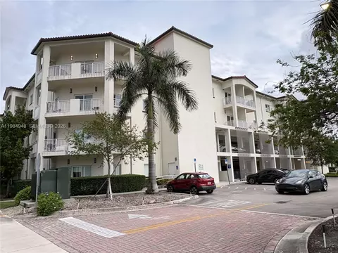 10950 NW 82nd St #319, Doral, FL 33178