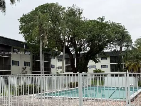 5100 SW 64th Ave #202, Davie, FL 33314