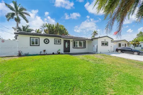 5730 SW 55th St, Davie, FL 33314