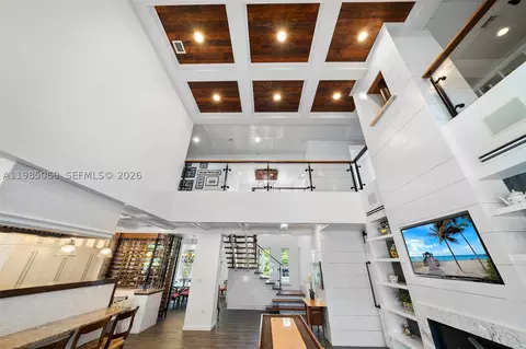 Entry Way - 6700 SW 132nd St, Pinecrest, FL 33156 photo 5 of 12