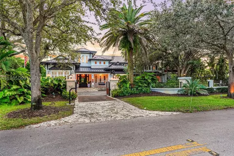 Exterior - 6700 SW 132nd St, Pinecrest, FL 33156 photo 17 of 19
