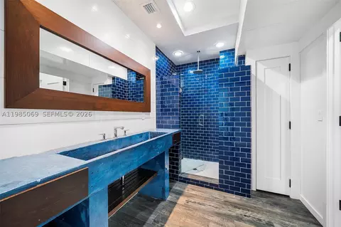 Bath - 6700 SW 132nd St, Pinecrest, FL 33156 photo 8 of 15