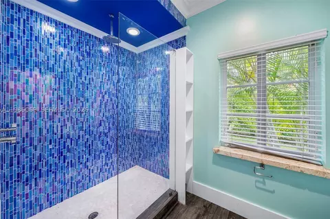 Bath - 6700 SW 132nd St, Pinecrest, FL 33156 photo 11 of 15