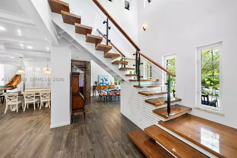 Entry Way - 6700 SW 132nd St, Pinecrest, FL 33156 photo 2 of 12