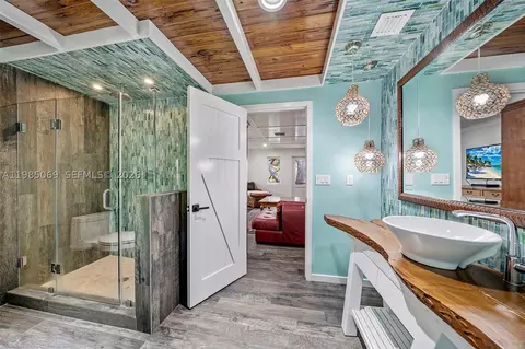 Bath - 6700 SW 132nd St, Pinecrest, FL 33156 photo 15 of 15