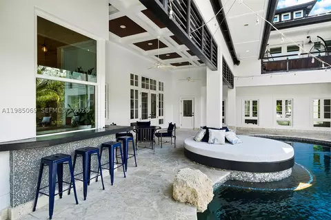 Exterior - 6700 SW 132nd St, Pinecrest, FL 33156 photo 7 of 19