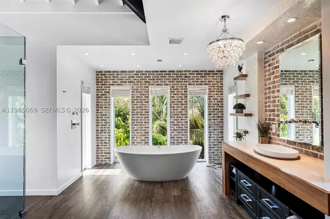 Bath - 6700 SW 132nd St, Pinecrest, FL 33156 photo 6 of 15