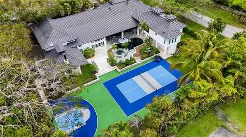 6700 SW 132nd St, Pinecrest, FL 33156