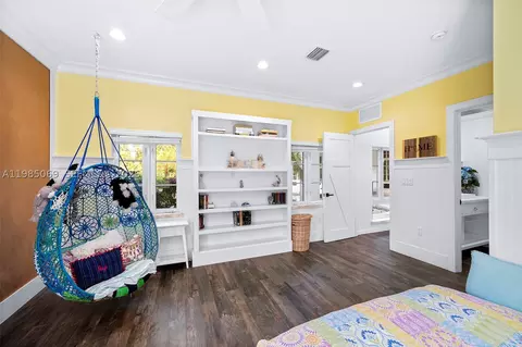 Bedroom - 6700 SW 132nd St, Pinecrest, FL 33156 photo 5 of 8