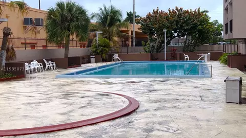 Exterior - 1900 W 68th St #D207, Hialeah, FL 33014 photo 1 of 1