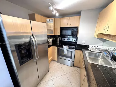 Kitchen - 9195 Collins Ave #PH4, Surfside, FL 33154 photo 2 of 2