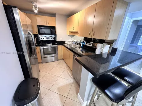 Kitchen - 9195 Collins Ave #PH4, Surfside, FL 33154 photo 1 of 2
