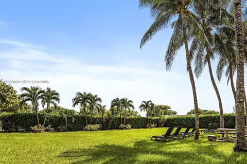 Exterior - 9195 Collins Ave #PH4, Surfside, FL 33154 photo 3 of 4