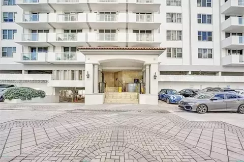 Exterior - 9195 Collins Ave #PH4, Surfside, FL 33154 photo 2 of 4