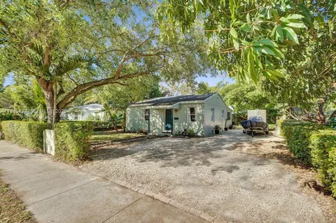 6420 SW 58th Pl, South Miami, FL 33143