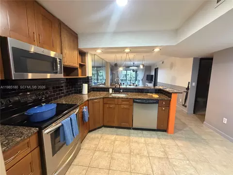 896 N Federal Hwy #326, Lantana, FL 33462