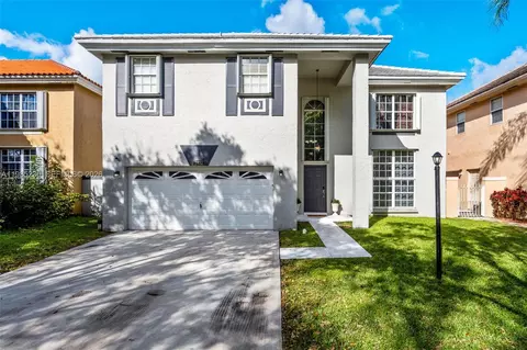 2832 Cayenne Ave, Hollywood, FL 33026