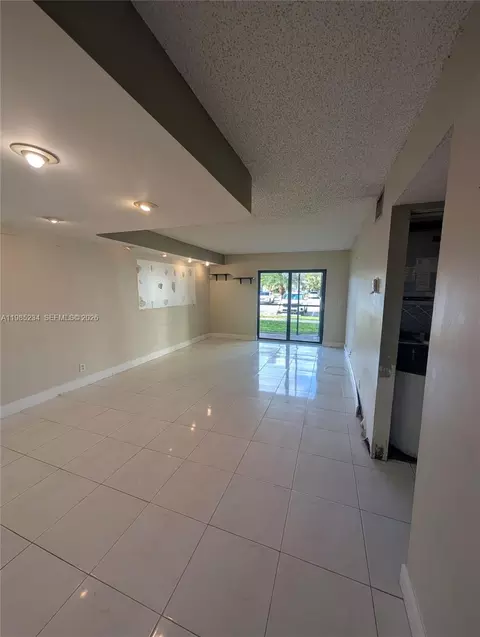3720 N Pine Island Rd #136, Sunrise, FL 33351