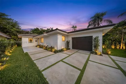 4241 Red Rd, Miami, FL 33155
