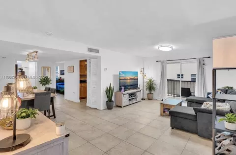 1236 Alton Rd #304, Miami Beach, FL 33139