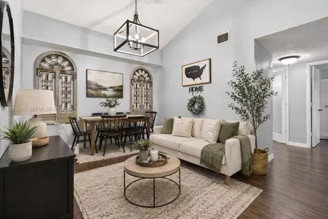 3001 N Oakland Forest Dr #302, Oakland Park, FL 33309
