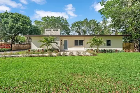 4053 SW 8th St, Plantation, FL 33317