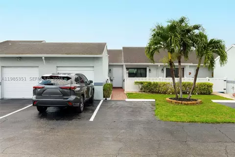 2640 Gately Dr W #1102, West Palm Beach, FL 33415