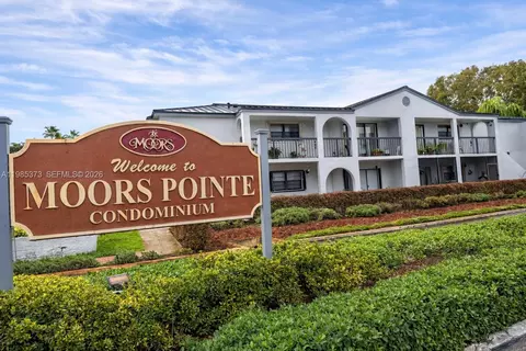 18216 Mediterranean Blvd #1-19, Hialeah, FL 33015