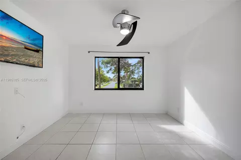 126 S Cypress Rd #729, Pompano Beach, FL 33060