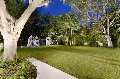 4550 Sunset Dr, Coral Gables, FL 33143 photo 58