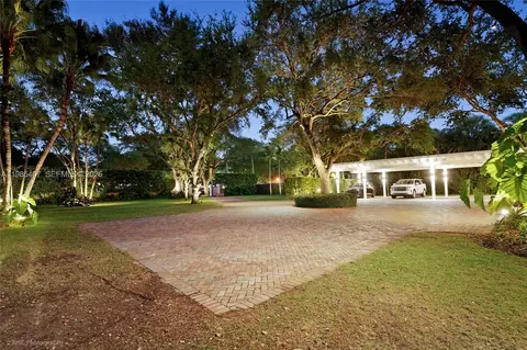 4550 Sunset Dr, Coral Gables, FL 33143 photo 62