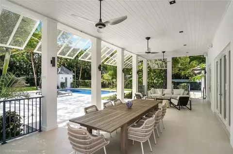 4550 Sunset Dr, Coral Gables, FL 33143