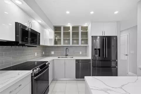 701 Three Islands Blvd #411, Hallandale Beach, FL 33009