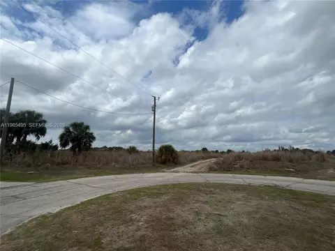 7025 Beaver Cir, La Belle, FL 33935