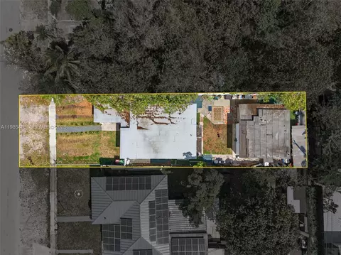 View/Area - 440 E 37th St, Hialeah, FL 33013 photo 2 of 6