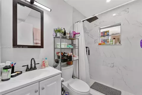 Bath - 440 E 37th St, Hialeah, FL 33013 photo 2 of 2