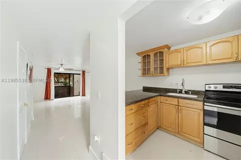 1901 NW S River Dr #30C, Miami, FL 33125
