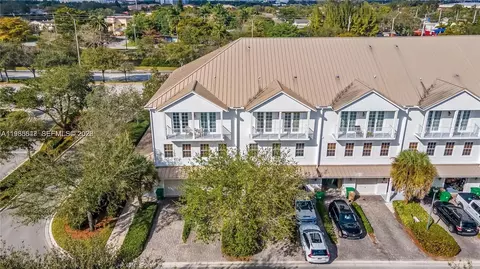 6841 N Lakeside Cir N #109-1, Davie, FL 33314