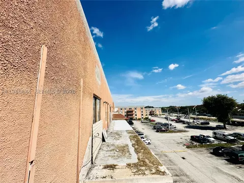 17530 NW 68th Ave #C4012, Hialeah, FL 33015 photo 25